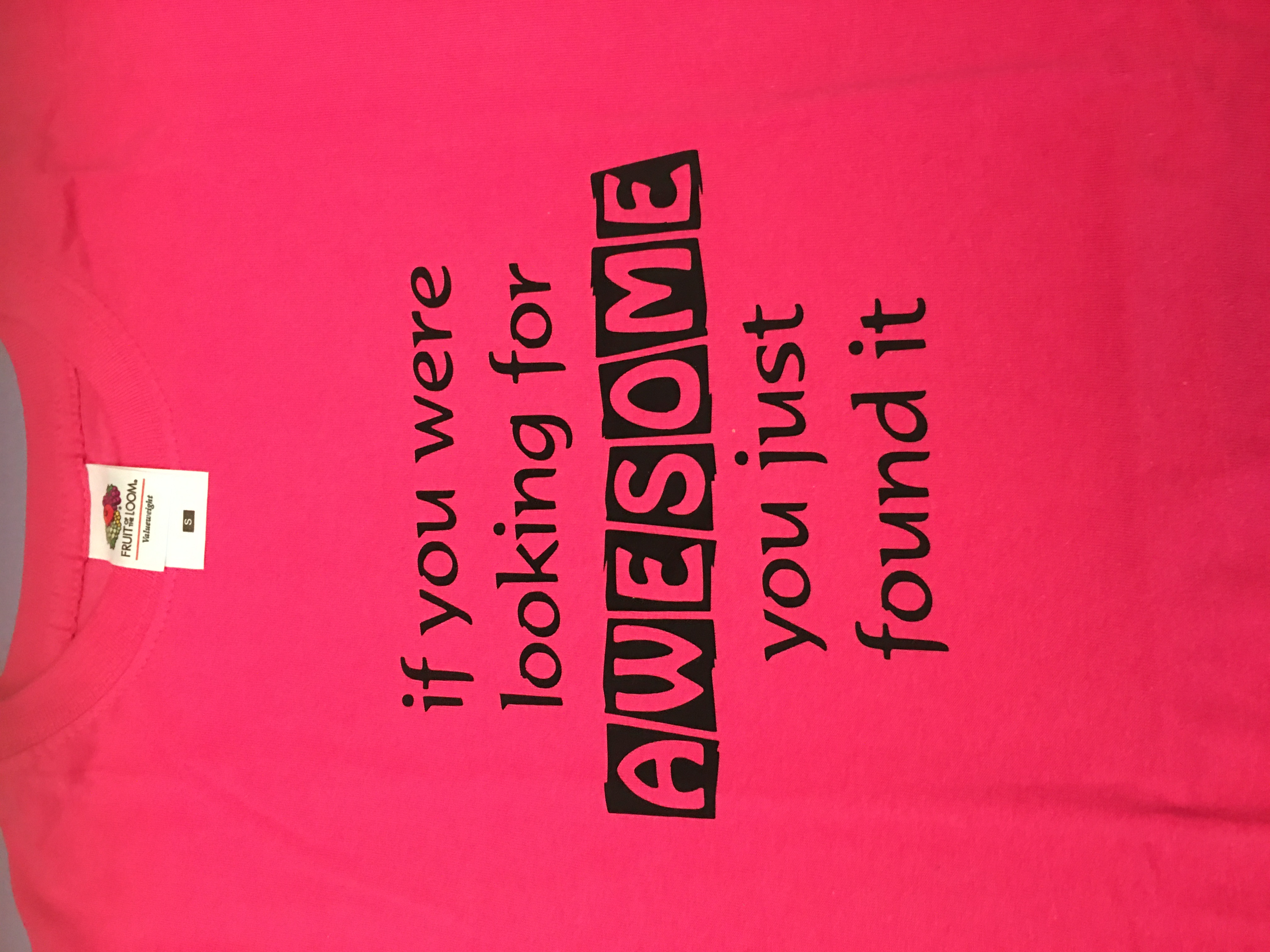 Unisex T-shirt déjà floqué "Awesome"